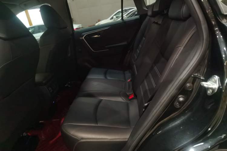 Used Toyota RAV4 2021 2.0L CVT Two-Wheel Drive Fashion PLUS Edition