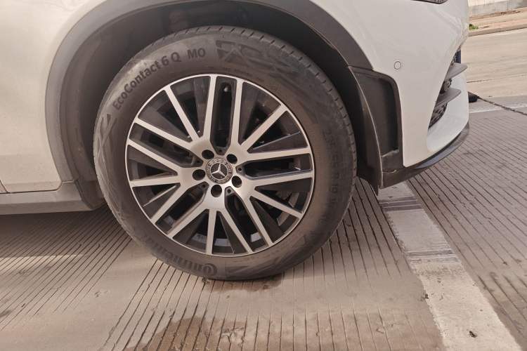 Used Mercedes-Benz GLC Coupe 2022 Refreshed GLC 260 4MATIC Coupe SUV Right Front Wheel Hub