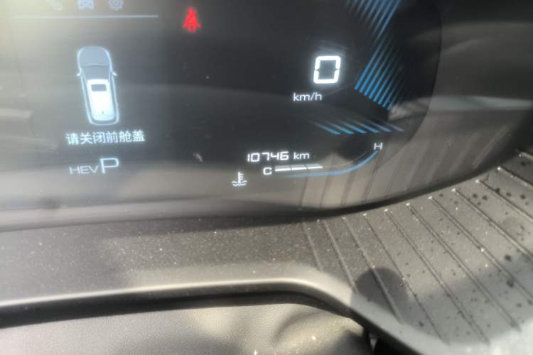 Used Wuling Asta 2022 2.0L DHT Electric-Speed Version Odometer Close Up