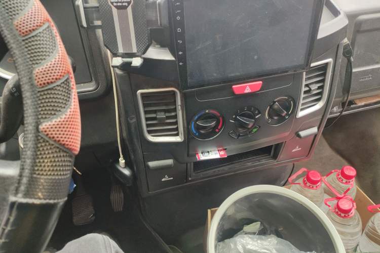 Used Iveco Daily 2017 2.5T A35 Passenger Van 5-7 Seats Model 47Z5