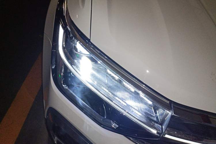 Used Volkswagen Tharu 2023 300TSI Two-Wheel-Drive Full Moon Edition Right Front Headlight