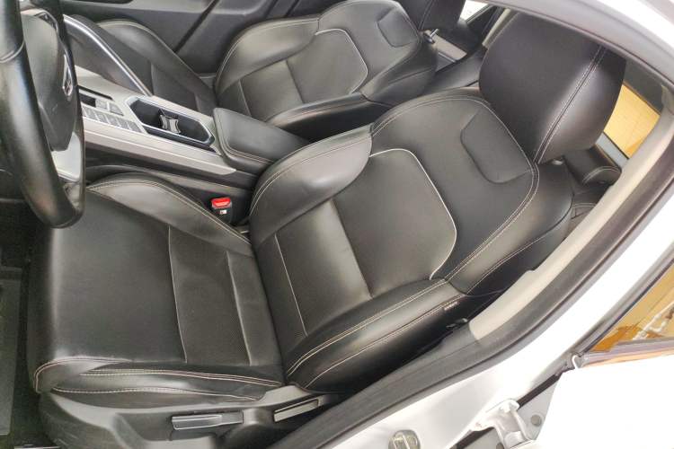 Used Geely Auto Coolray 2019 260T DCT Knight China VI Standard
