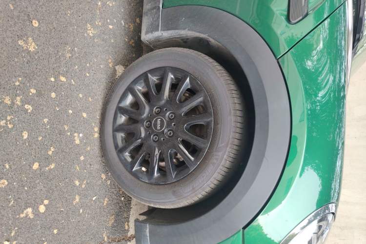 Used MINI 2023 1.5T ONE Five-Door Edition Right Front Wheel Hub