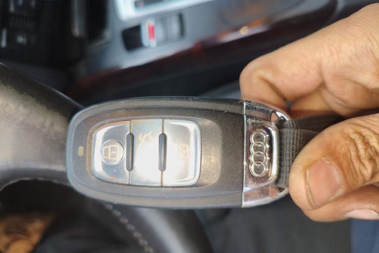 Used Audi A4L 2013 35 TFSI Automatic Comfort Model Vehicle Key