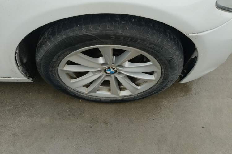 Used BMW 5 Series 2011 523Li Luxury Model Right Front Wheel Hub