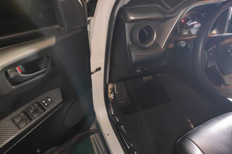 Used Toyota RAV4 2015 2.0L CVT Two-Wheel Drive Fashion Edition