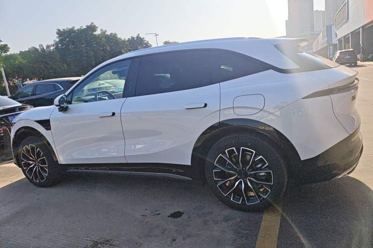 Used Zeekr 7X 2025 100 kWh Long-Range Rear-Wheel Drive with Intelligent Driving Features
