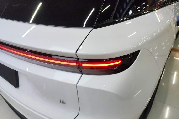 Used Li Auto i6 2025 Model Two-Wheel-Drive Standard Type
