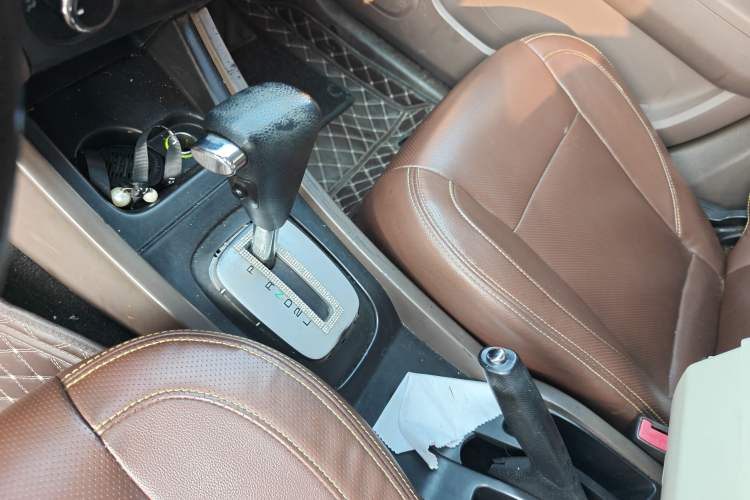 Used FAW Senya S80 2015 1.5L Automatic 7-Seater Urban Edition
