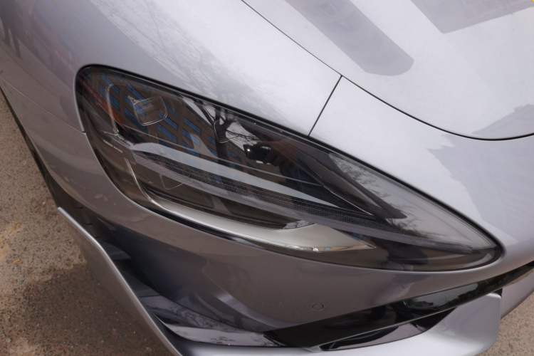 Used Xiaomi Auto SU7 Ultra 2025 Ultra Model Right Front Headlight