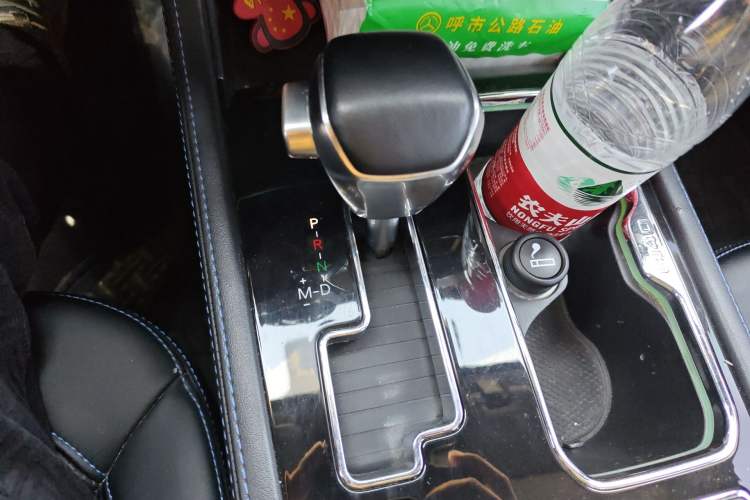 Used BAIC Off-Road BJ40 2018 2.3T Automatic Four-Wheel Drive Ring of the Tower Champion Edition China V Emission Standard Gear Lever