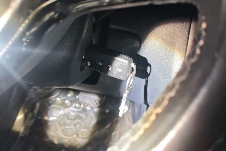 Used Volkswagen Polo 2016 1.6L Automatic Comfort Model
