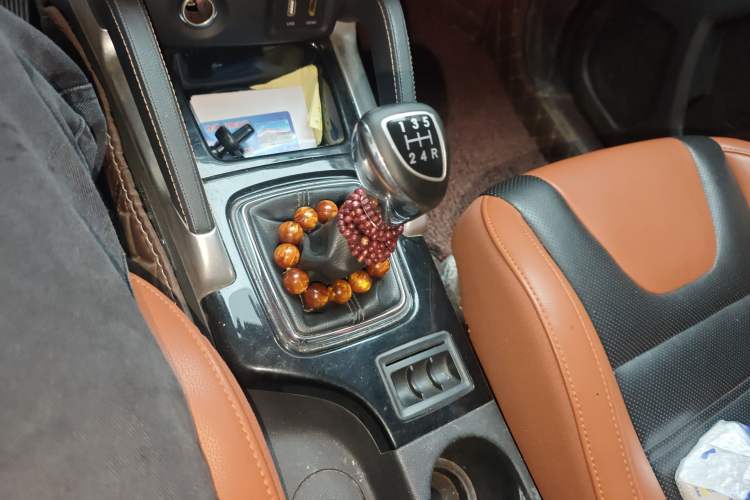 Used BAIC Senova X35 2016 1.5L Manual Luxury Edition Gear Lever