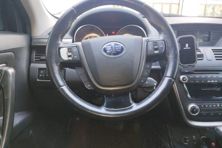 Used Bestune X80 2015 2.0L Automatic Comfort Anniversary Edition
