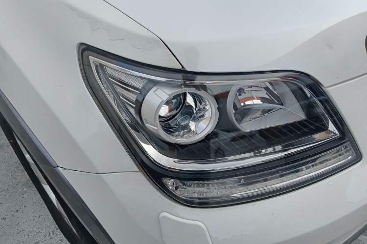 Used Kia Borrego 2015 3.8L Luxury Edition China IV Right Front Headlight