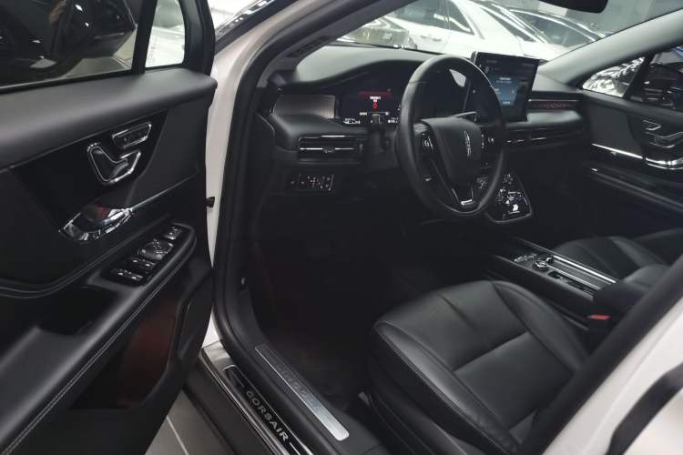 Used Lincoln Corsair 2022 2.0T Two-Wheel Drive Deluxe Edition Driver Seat