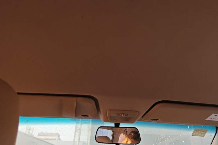 Used Baojun 730 2016 1.5L Manual Comfort Version 7 Seats China V Emission Standard Headliner