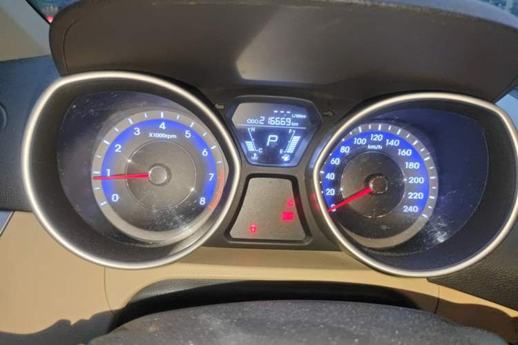 Used Hyundai Elantra (5th Generation / Langdong) 2012 1.6L Automatic Fashion Edition Instrument Cluster