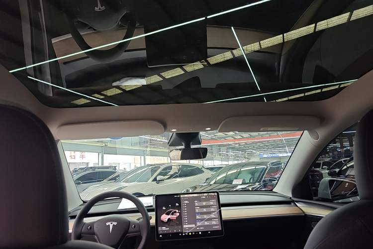 Used Tesla Model Y 2022 Rear-Wheel-Drive Version Headliner