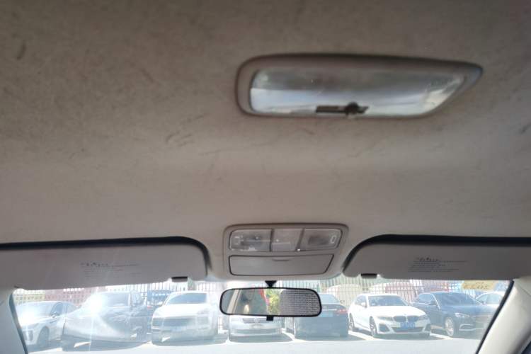 Used Hyundai Celesta 2011 1.6L Automatic Comfort Edition Headliner