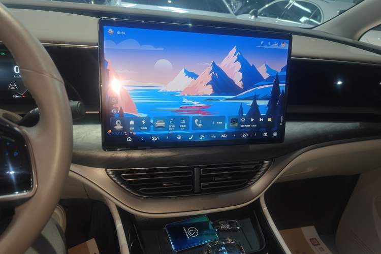 Used Denza D9 2022 DM-i 1040 Prestige Model
