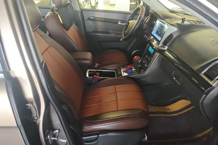 Used Chevrolet Captiva 2015 2.4L 4x4 Flagship Edition 7-Seater