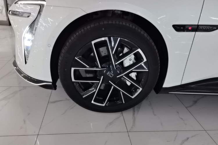 Used Avatr 06 2025 Ultra Pure Electric Edition Left Front Wheel Hub