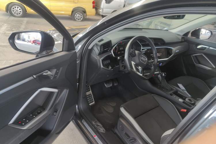 Used Audi Q3 2023 35 TFSI Fashion Dynamic Model (1.4T)