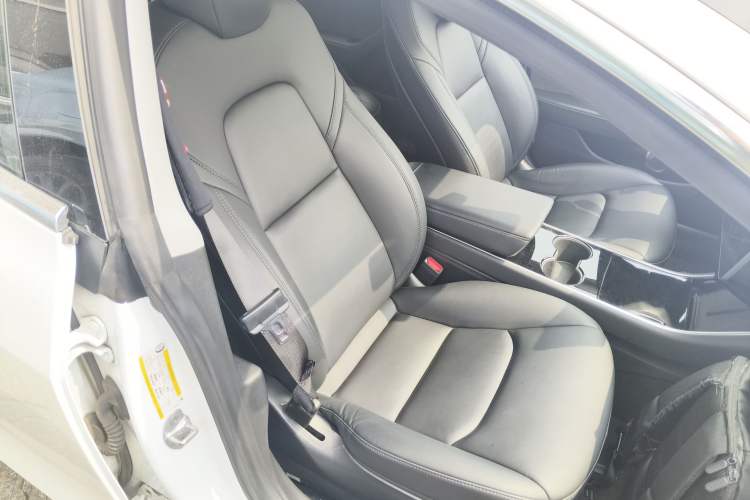 Used Tesla Model 3 2019 Long-Range Rear-Wheel-Drive Version
