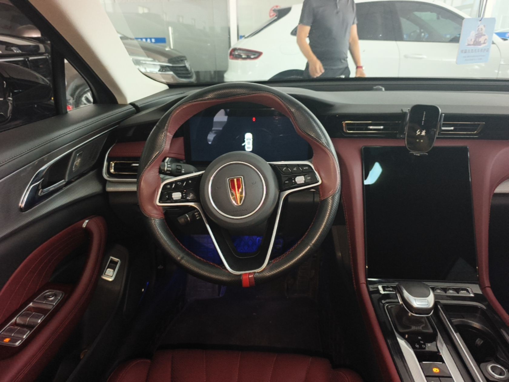Hongqi H5 2024 2.0T Automatic Smart Connect Flagship Edition - Chinese Trim Xiang — снимка 13
