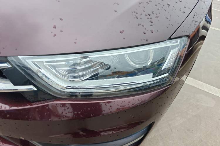 Used Zotye SR7 2016 1.5T CVT Cube Heart Edition China V Standard
