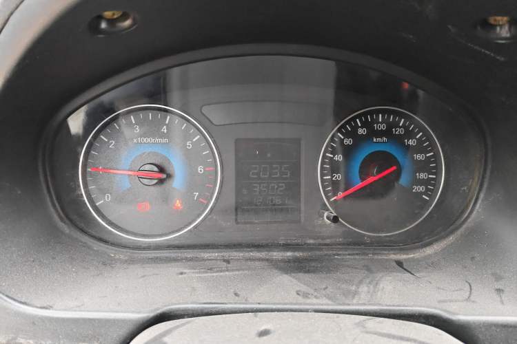 Used Dongfeng Fengon 330 2016 1.5L Manual Enjoyment Model DK15 Instrument Cluster