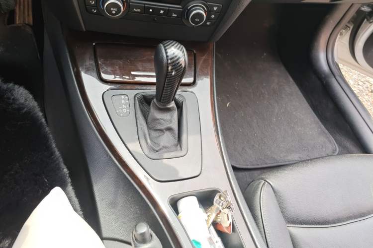 Used BMW 3 Series 2012 320i Sport Edition Gear Lever