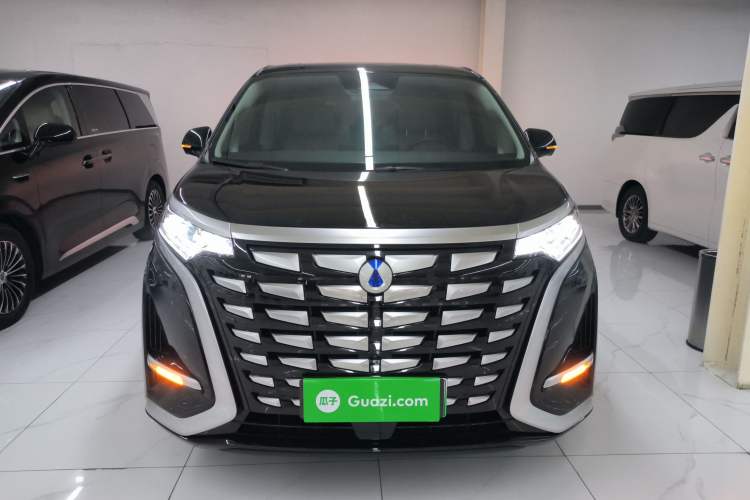 Used Denza D9 2024 DM-i 980 Four-Wheel Drive Prestige Model
