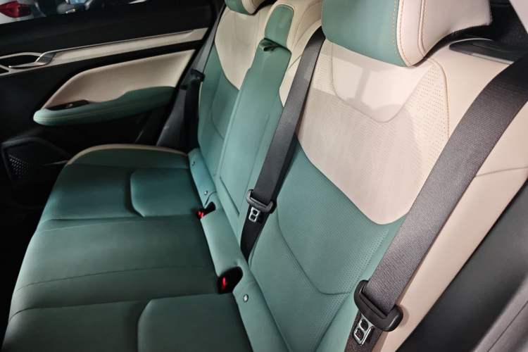 Used Geely Auto Emgrand L HiP 2022 1.5TD-DHT Pro 100KM Super Rui