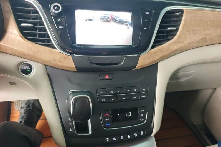 Used Buick GL8 2017 ES 28T Comfort Model China V Standard