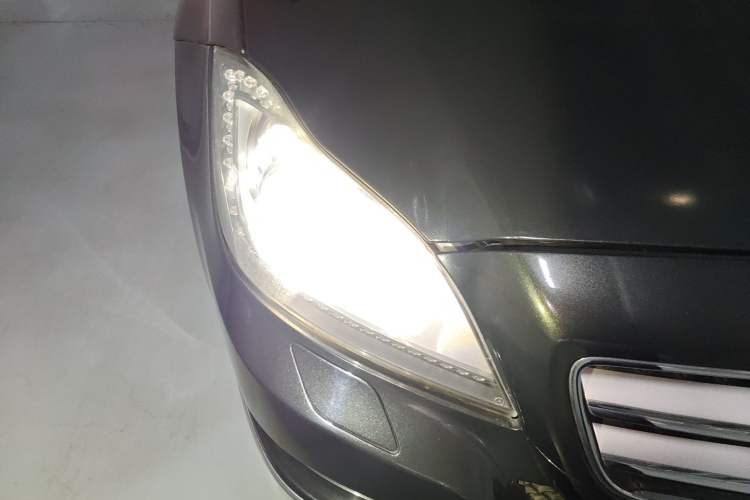 Used Mercedes-Benz CLS 2012 CLS 300 CGI Right Front Headlight