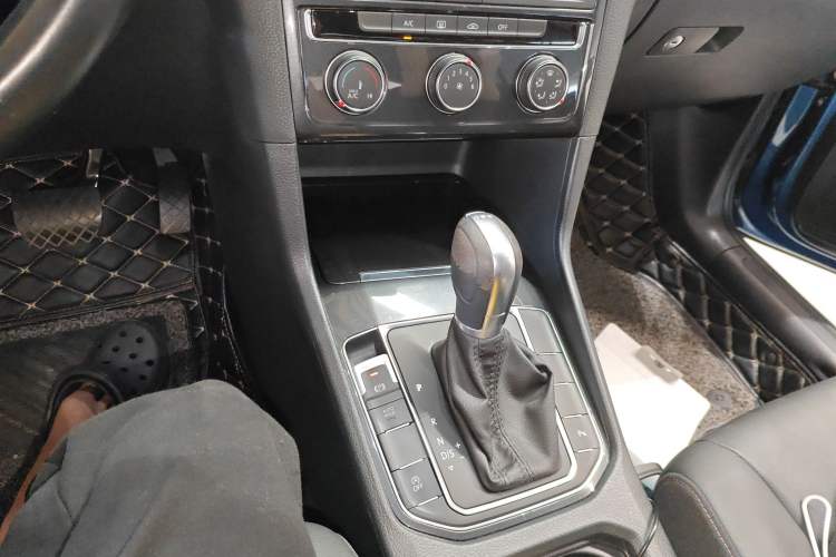 Used Volkswagen Golf Sportsvan 2018 230TSI Automatic Trend Edition
