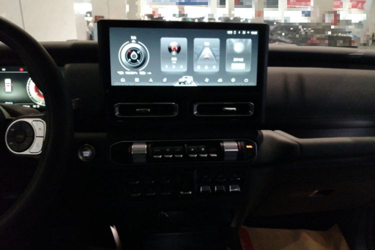 Used 212 T01 2024 2.0T Explorer
