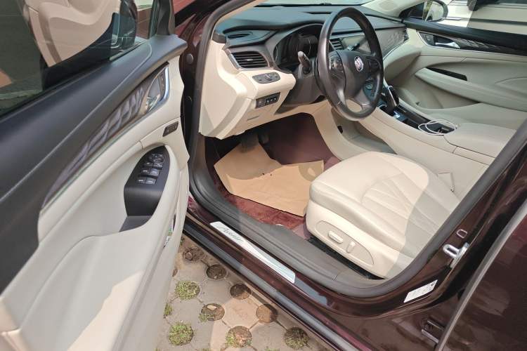 Used Buick LaCrosse 2022 Avenir Avia First Edition
