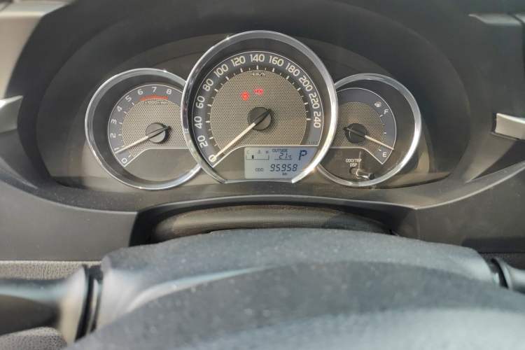 Used Toyota Corolla 2017 1.2T CVT GL Odometer Close Up