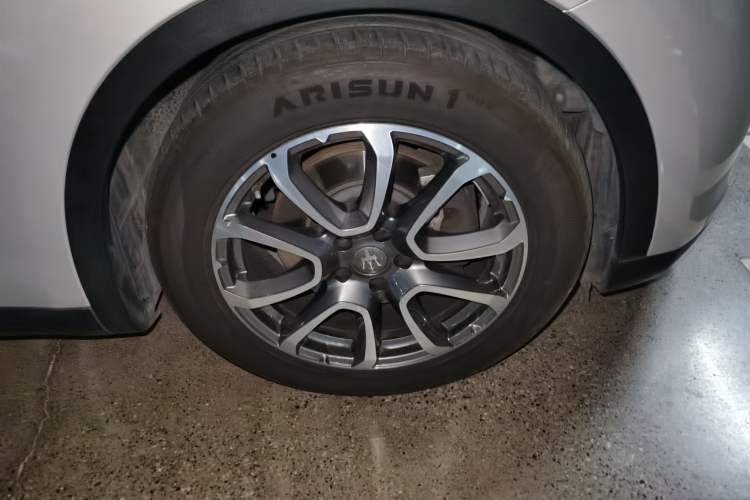 Used Maserati Levante 2016 3.0T Standard Edition Right Front Wheel Hub