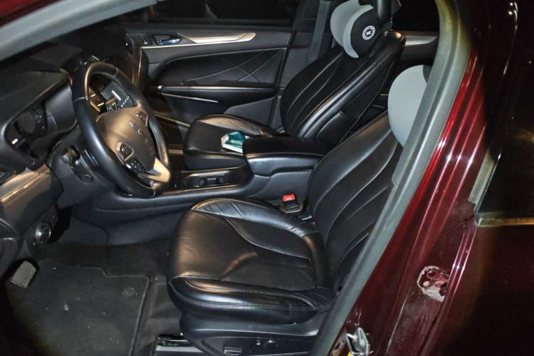 Used Lincoln MKC 2017 2.0T Two-Wheel Drive Deluxe Edition
