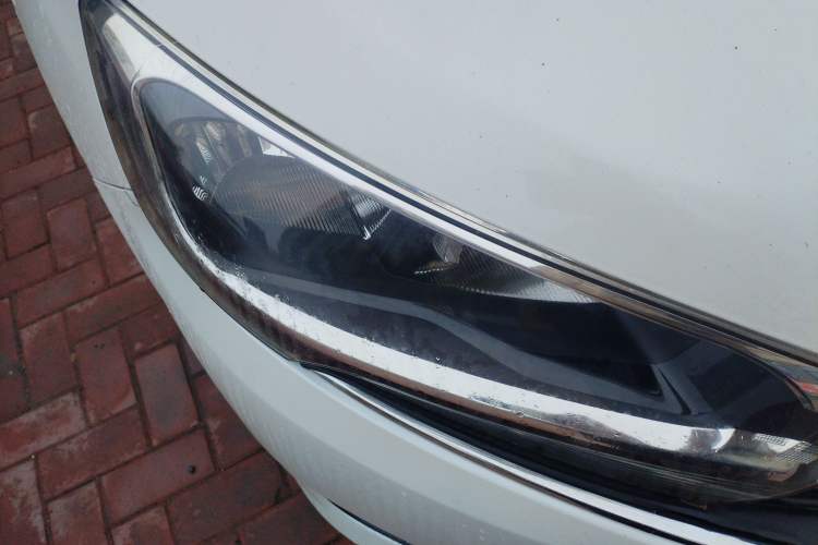 Used Citroen C4 Sega 2018 1.6L Manual Comfort Model Right Front Headlight