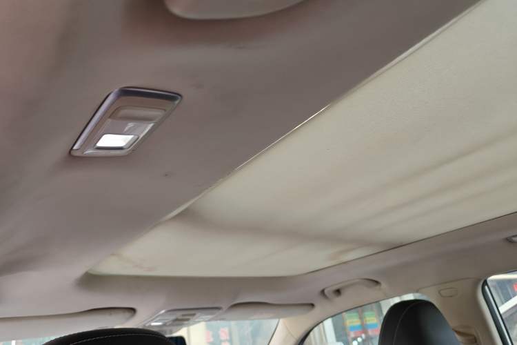 Used Geely Auto Emgrand X7 Sport 2016 1.8TD Automatic Smart Connectivity Version Headliner