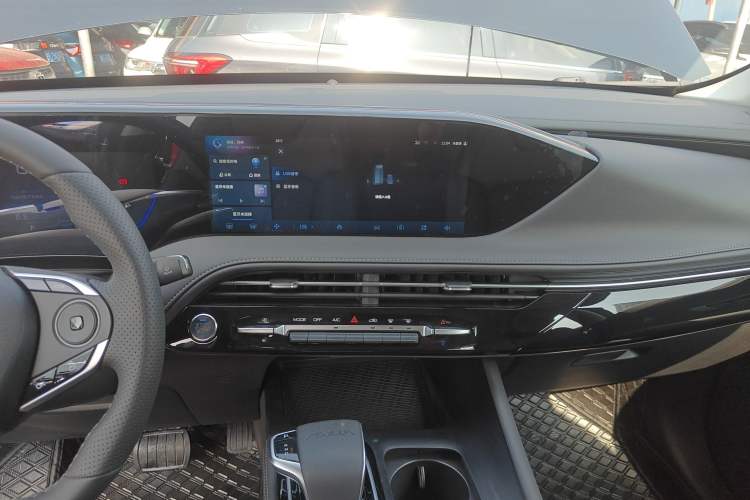 Used Dongfeng Aeolus Huge 2025 Mach Power 1.5T Luxury Version