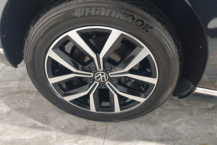 Used Volkswagen Magotan 2020 330TSI DSG Leading Model Right Rear Wheel Hub