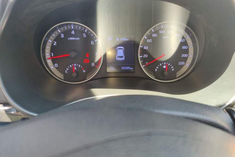 Used Kia kx1 Stonic 2021 1.4L CVT Fun & Sunroof Model Odometer Close Up