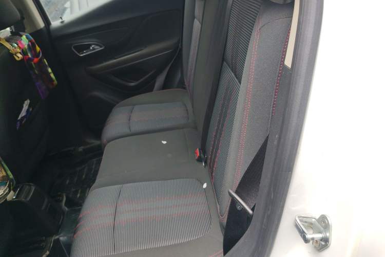 Used Buick Encore 2015 1.4T Automatic Two-Wheel Drive Urban Elite Version
