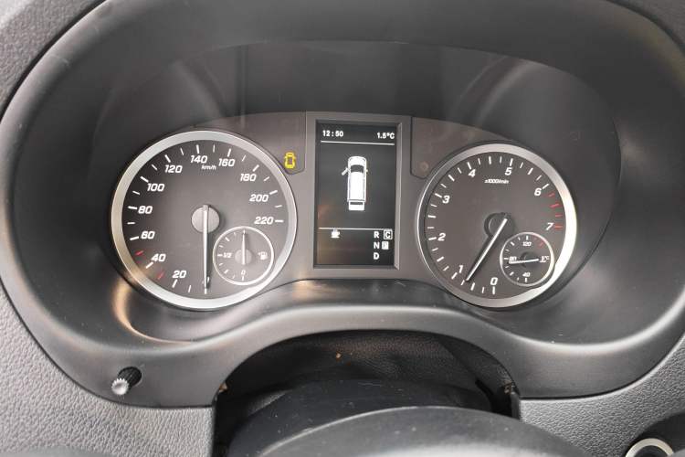 Used Mercedes-Benz Vito 2021 2.0T Elite Version 7 Seats
